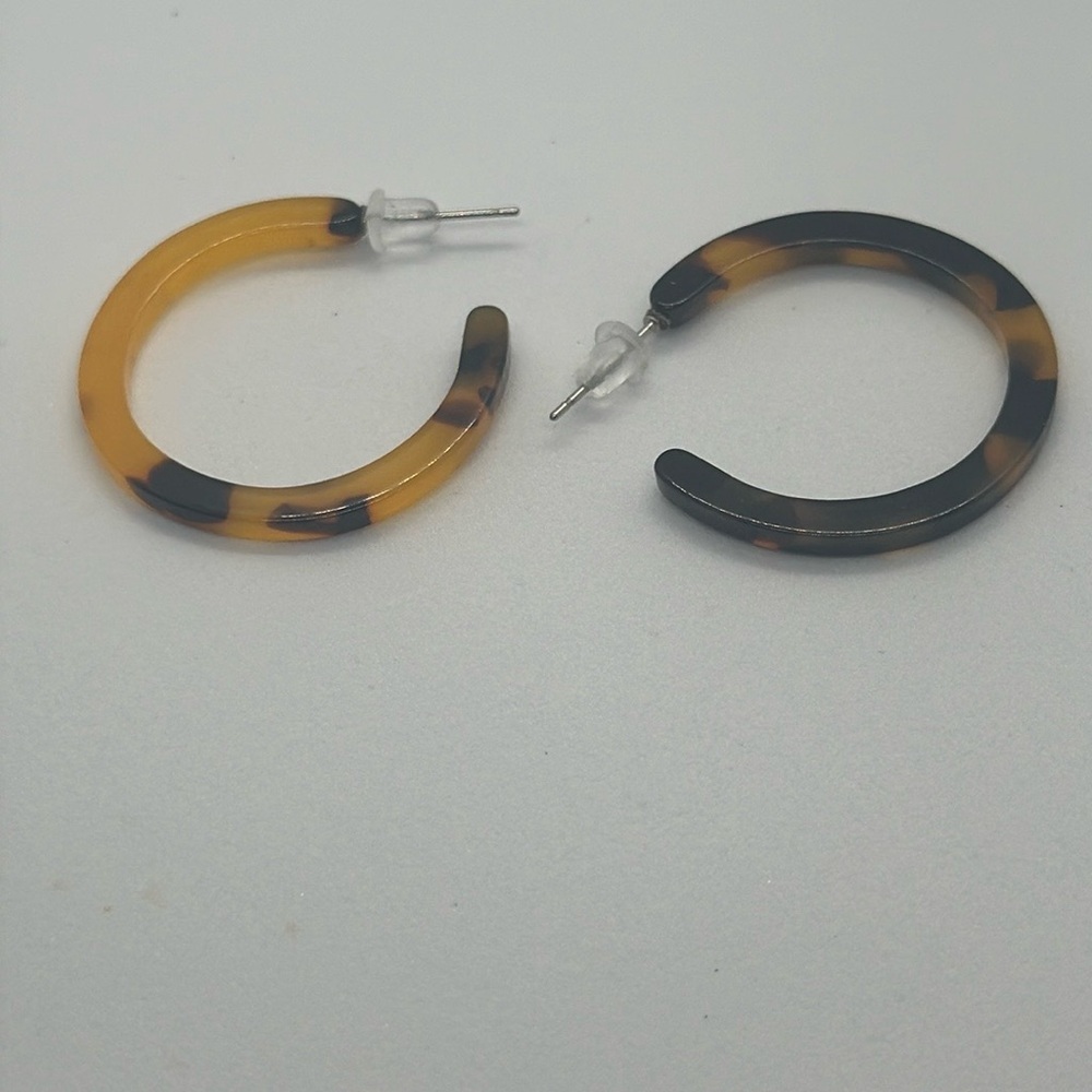 Chic Mismatch Tortoise Shell Hoop Earrings - 1.2" - Brand New - Unique Style - Picture 14 of 16